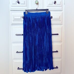 ONLY WORN ONCE! Nordstrom pleated midi skirt